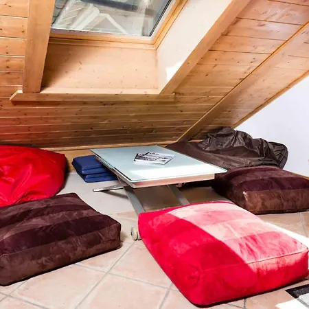 Vallet By Interhome *